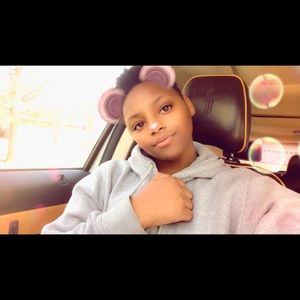 Meet your Posher, Kayla